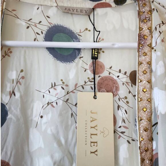Jayley Cream Silk Blend Luxury Kimono with Tassel Detail in Ivory - Picture 6 of 8